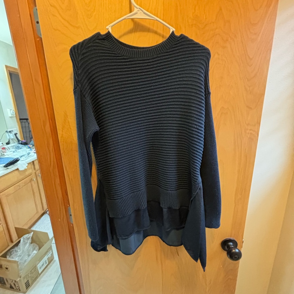Simply Vera Wang Sweater